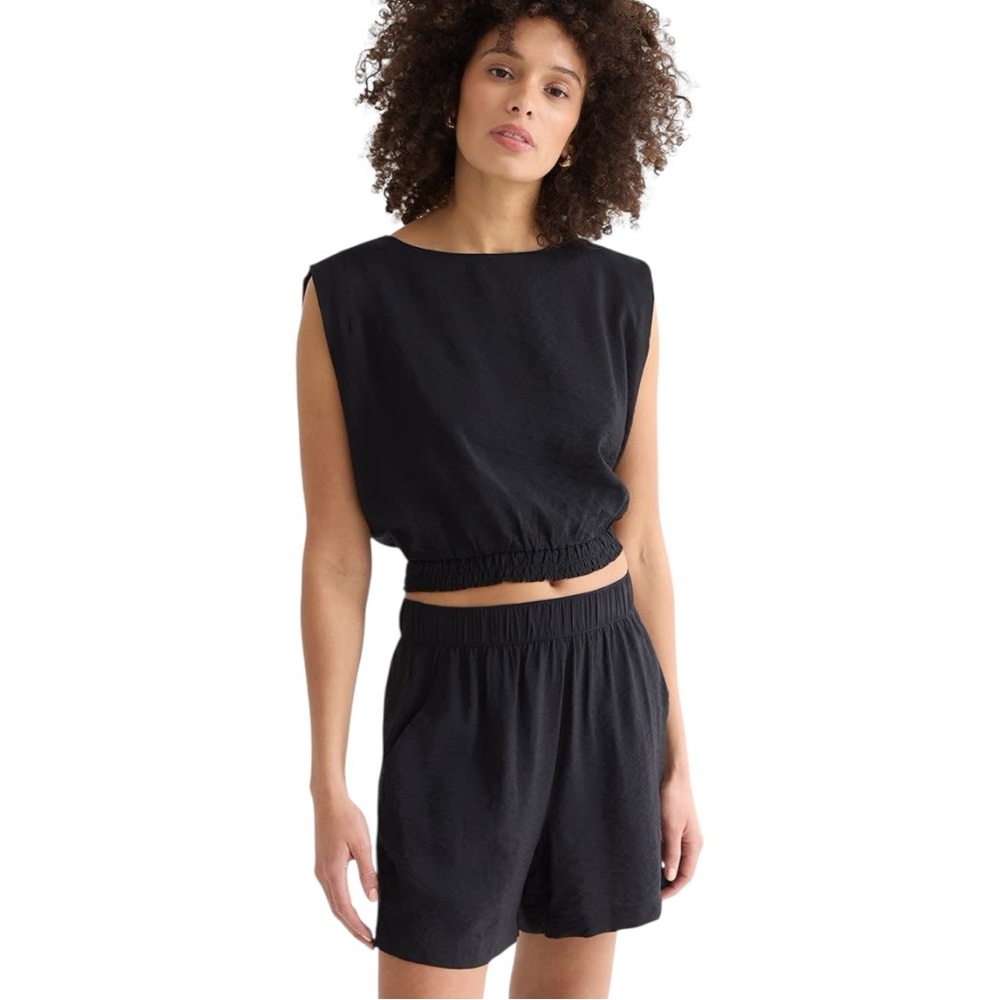Reitmans Light Shorts Women’s Black Textured Lightweight Pull On Short Large 5”